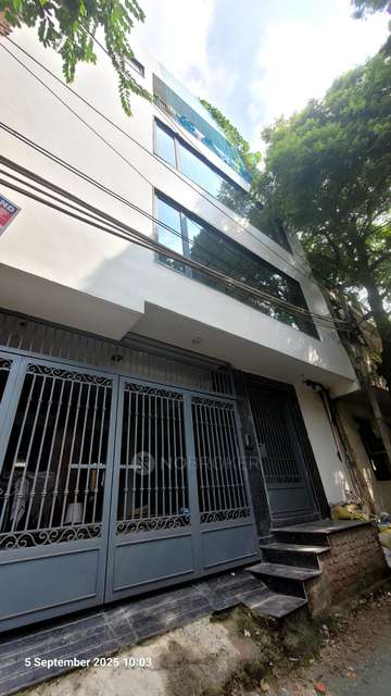 Commercial Property in Chhatarpur, Delhi for Rent 