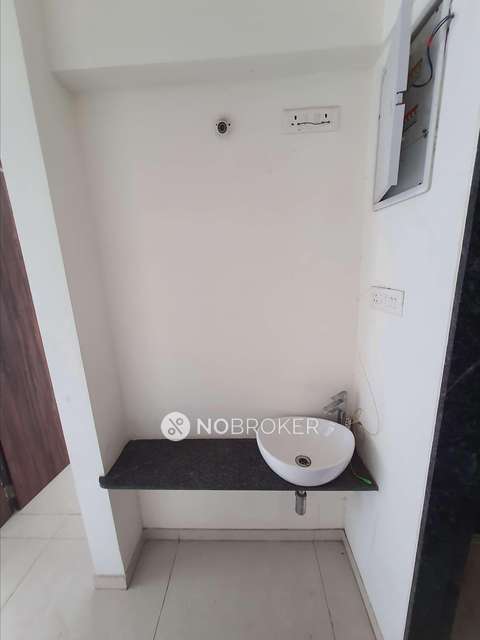 2 BHK Flat In Ravinanda Skylights For Sale  In Wagholi