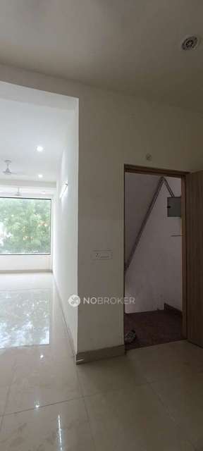 Office Space in Sector 52, Noida for Rent 