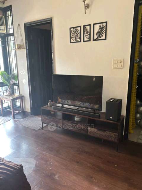 Single Room for Female In 3 BHK  In Sector 57