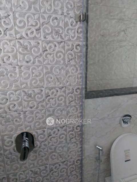 2 BHK Flat In Amanora Gold Towers, Pune For Sale  In Amanora Park Town