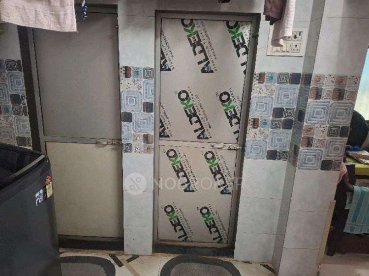 1 RK Flat In Xyz For Sale  In Vakola Police Station