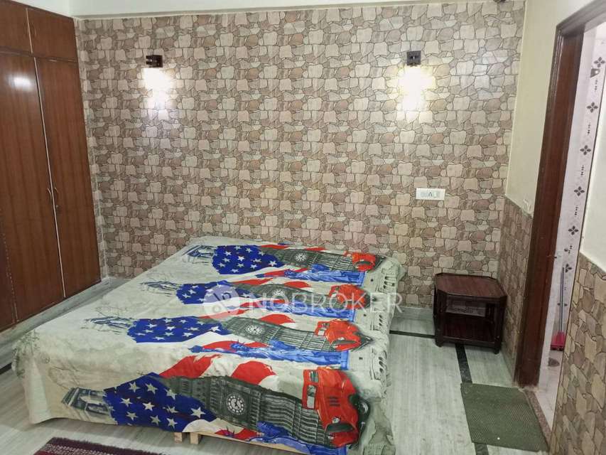 4 BHK Flat For Sale  In Sainik Farm