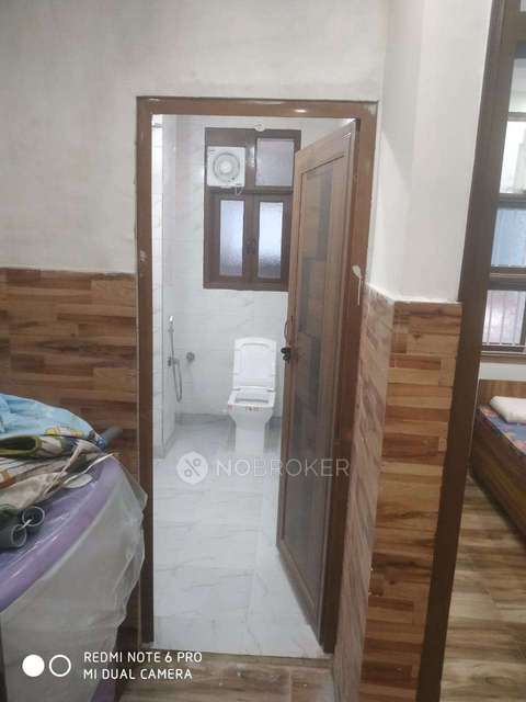 PG for Girls in Shakarpur