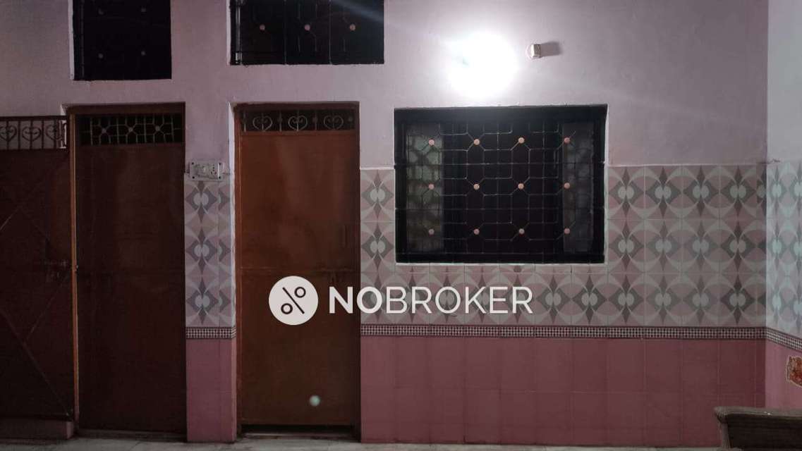 2 BHK Flat In Standlone Builing For Sale  In Mayur Vihar