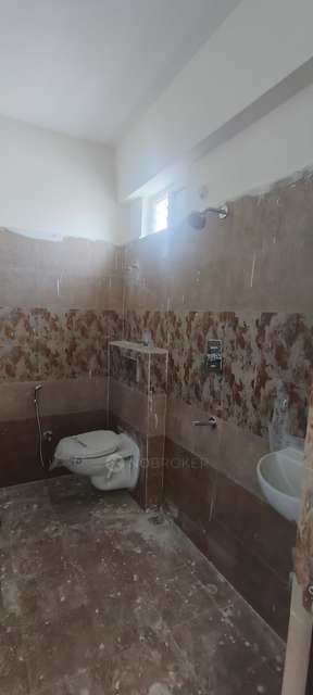 2 BHK Flat In Sai Preeth Tower For Sale  In Yapral