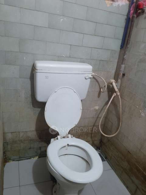 2 BHK Flat In Kavitha Flats For Sale  In Arumbakkam