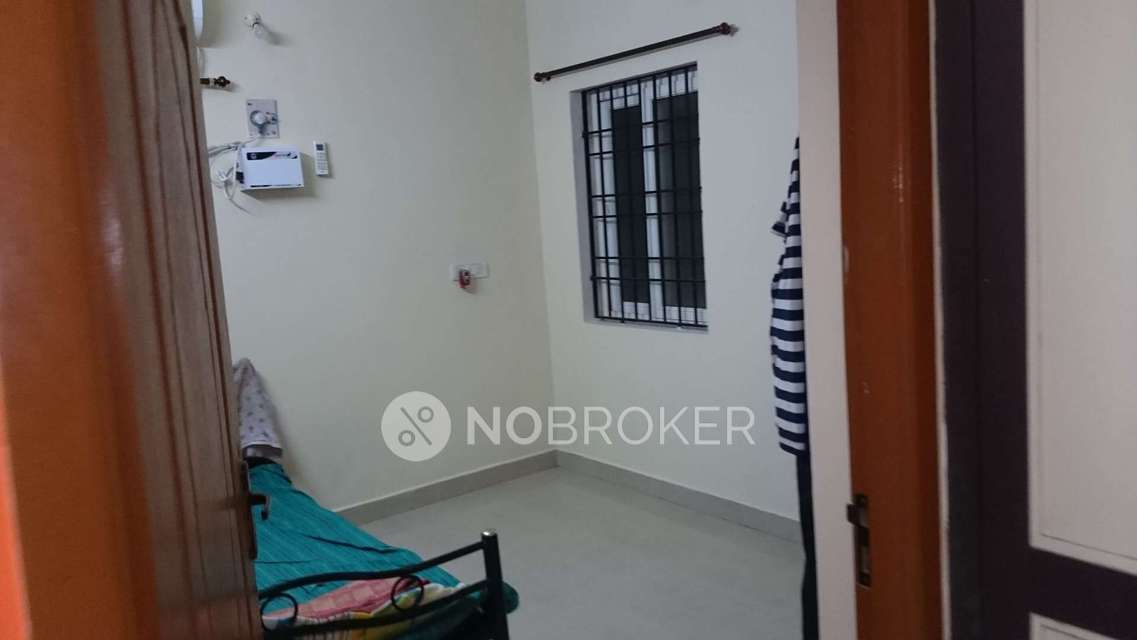 2 BHK Flat In Pothigai Apartments Chrompet For Sale  In Indian Bank