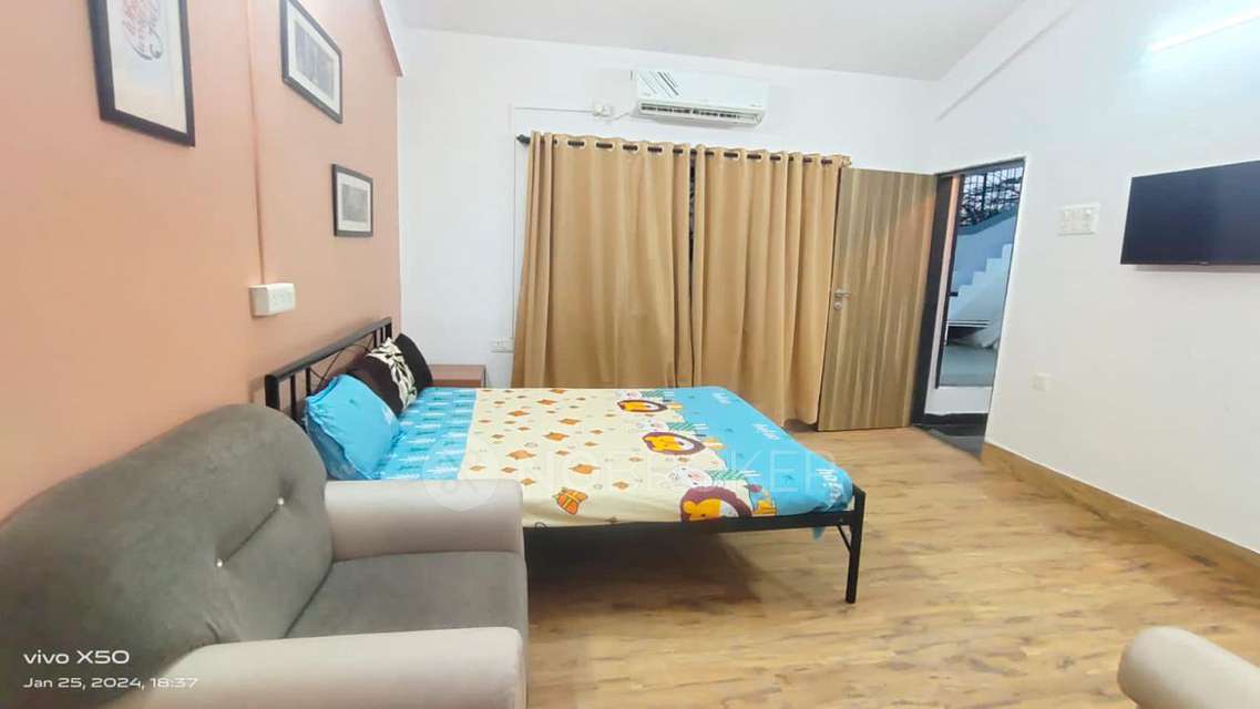3 BHK Flat In Hilltop Chs Ltd For Sale  In Goregaon 