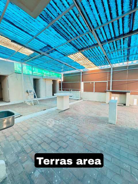 4+ BHK Flat For Sale  In Commercial Street