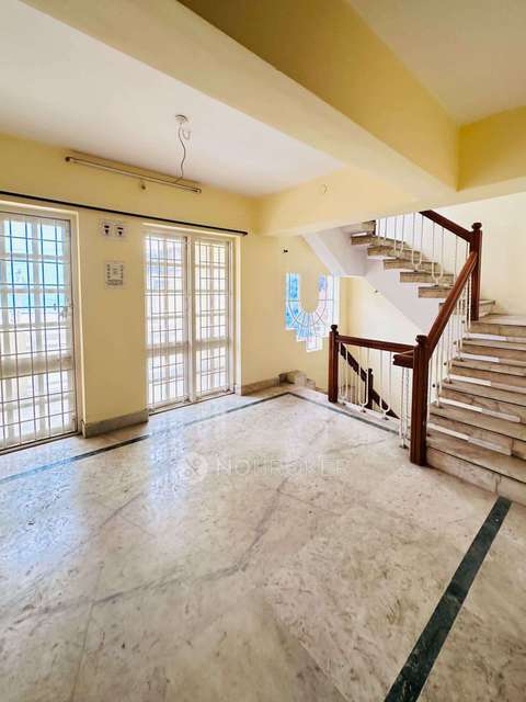 4+ BHK Flat For Sale  In Commercial Street