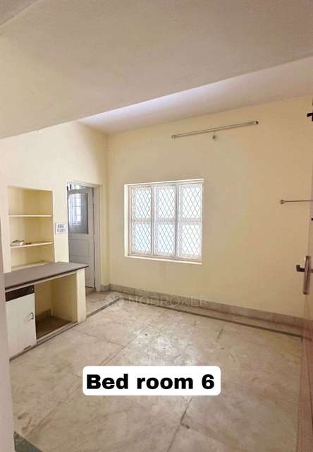 4+ BHK Flat For Sale  In Commercial Street