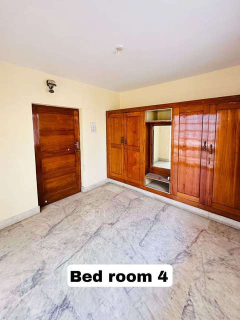 4+ BHK Flat For Sale  In Commercial Street