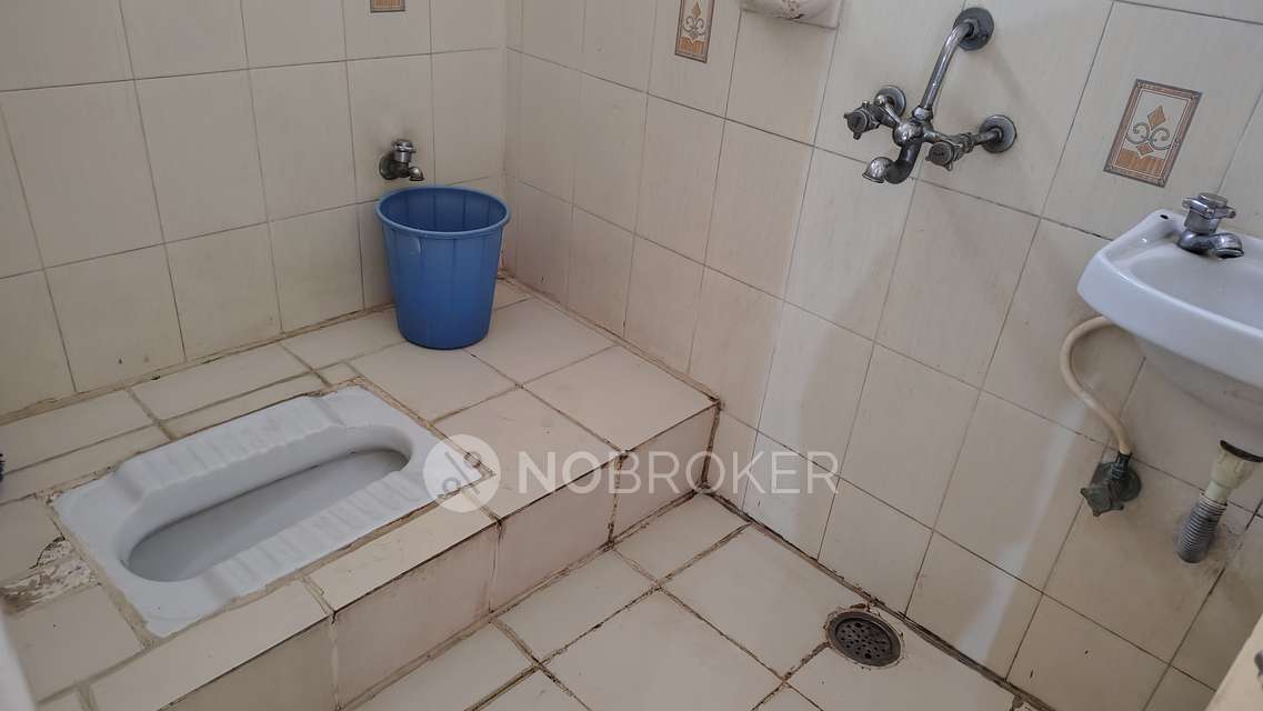 2 BHK Flat In Sai Bindu Nivas For Sale  In Moti Nagar