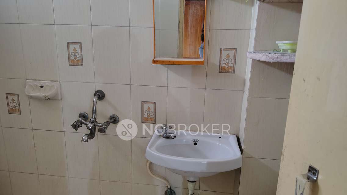 2 BHK Flat In Sai Bindu Nivas For Sale  In Moti Nagar