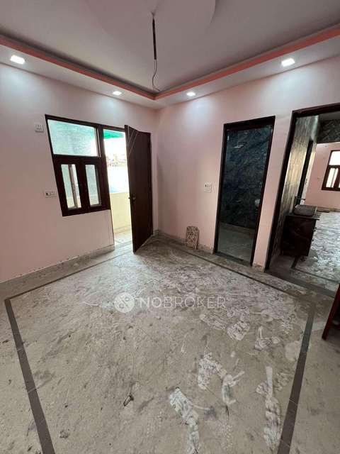 4 BHK Flat In Tri Nagar For Sale  In Tri Nagar
