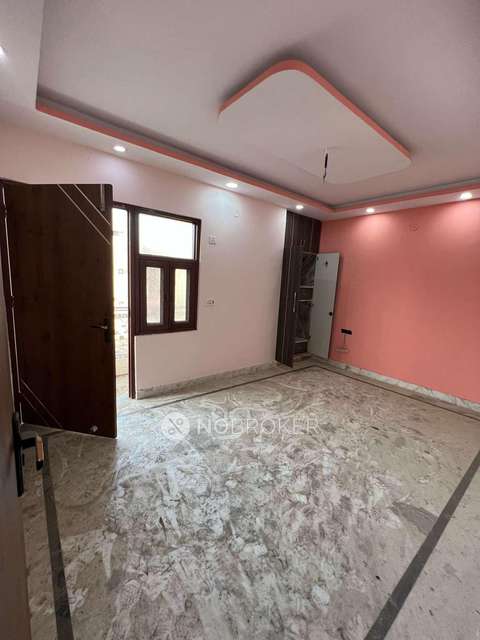 4 BHK Flat In Tri Nagar For Sale  In Tri Nagar