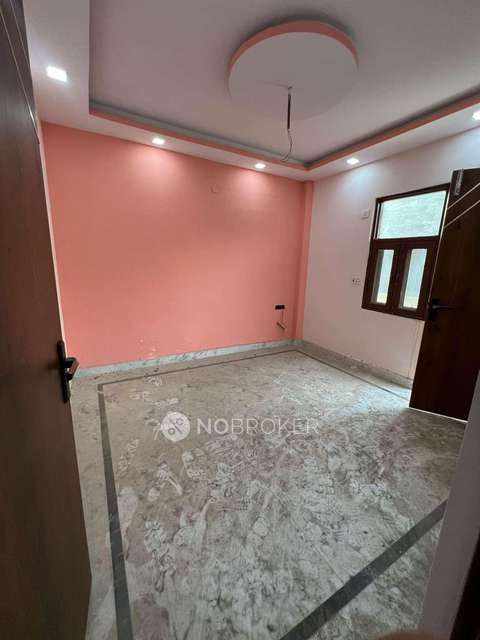 4 BHK Flat In Tri Nagar For Sale  In Tri Nagar