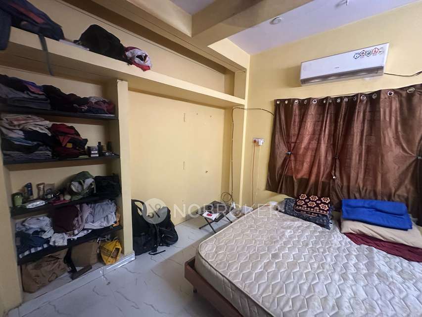 Shared Room for Male In 1 BHK  In Mettukuppam
