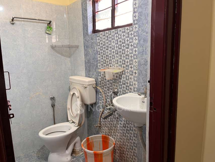 2 BHK Flat In Veera Enclave For Sale  In Veera Enclave