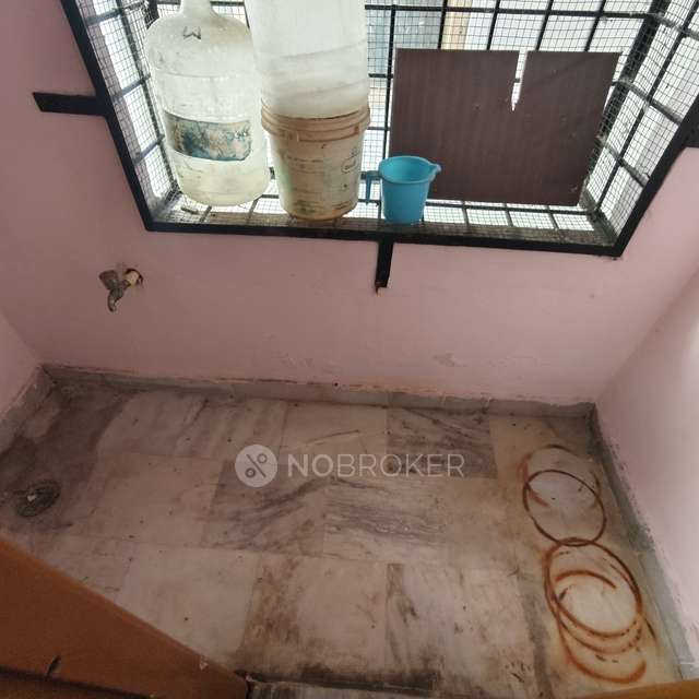 2 BHK Flat In Tnr Vasavi Emerald Apartments, New Malakpet For Sale  In New Malakpet