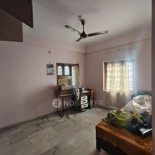 2 BHK Flat In Tnr Vasavi Emerald Apartments, New Malakpet For Sale  In New Malakpet