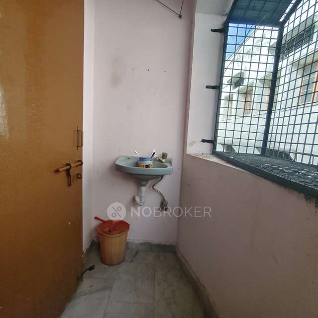 2 BHK Flat In Tnr Vasavi Emerald Apartments, New Malakpet For Sale  In New Malakpet