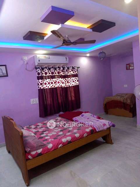 3 BHK Flat In Royal Comfort Apartment For Sale  In Banjara Hills
