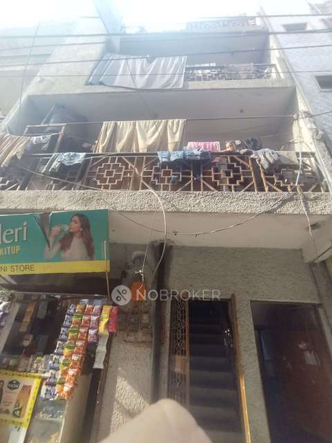 4+ BHK Flat In Standalone Building	 For Sale  In Tughlakabad