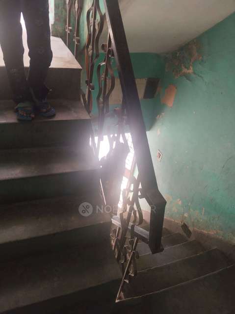 4+ BHK Flat In Standalone Building	 For Sale  In Tughlakabad