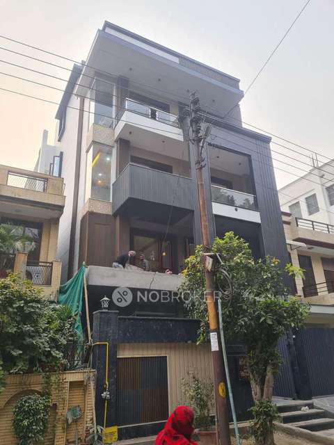 4+ BHK Flat For Sale  In Sector 41