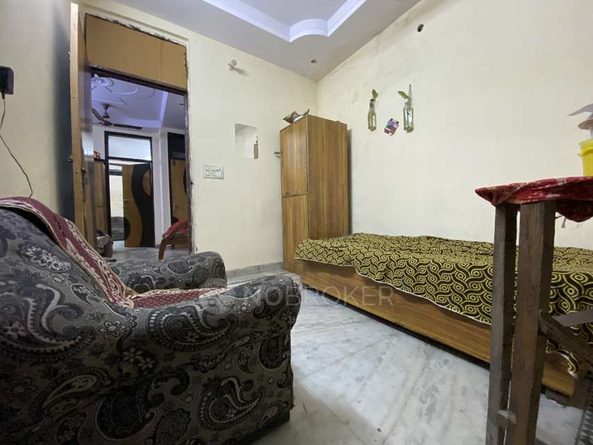 Single Room for Male In 2 BHK  In Sb In Shakarpur