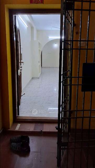 2 BHK Flat In Arjun Apartment Chrompet For Sale  In Chromepet