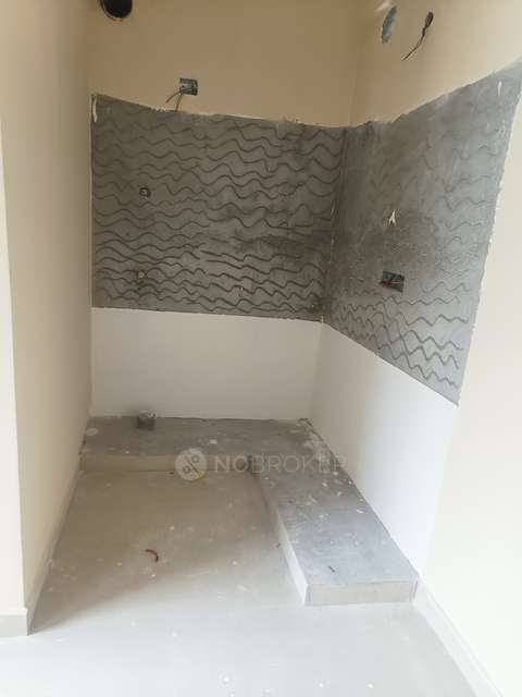 4+ BHK Flat For Sale  In Bommanahalli