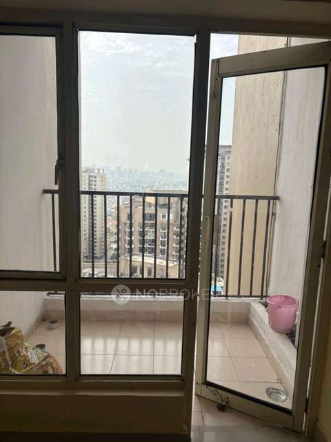 2 BHK Flat In Panchseel Greens 2 For Sale  In Pansheel Greens 2