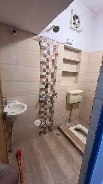 2 BHK Flat For Sale  In Dilshad Garden