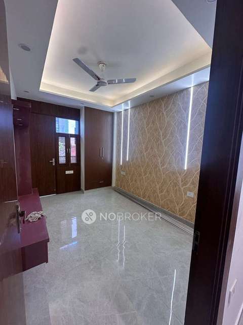 4+ BHK Flat For Sale  In Pratap Vihar