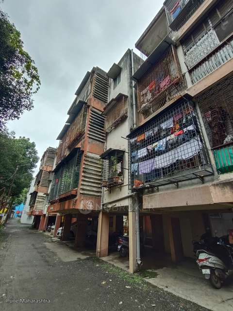 2 BHK Flat In Vrindavan Society, Guru Nanak Nagar For Sale  In Guru Nanak Nagar