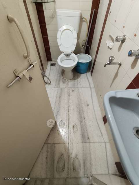 2 BHK Flat In Vrindavan Society, Guru Nanak Nagar For Sale  In Guru Nanak Nagar