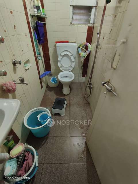 2 BHK Flat In Vrindavan Society, Guru Nanak Nagar For Sale  In Guru Nanak Nagar
