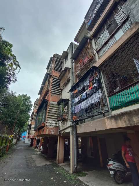 2 BHK Flat In Vrindavan Society, Guru Nanak Nagar For Sale  In Guru Nanak Nagar