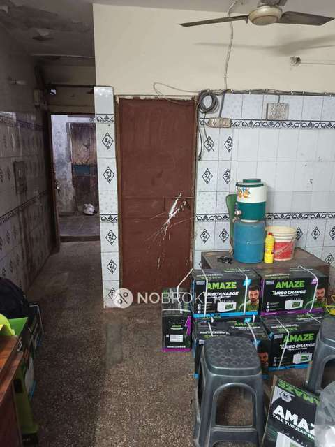 Shop in Kotla Mubarakpur, Delhi for sale 