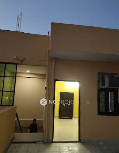 1 BHK House for Rent  In Sector 44