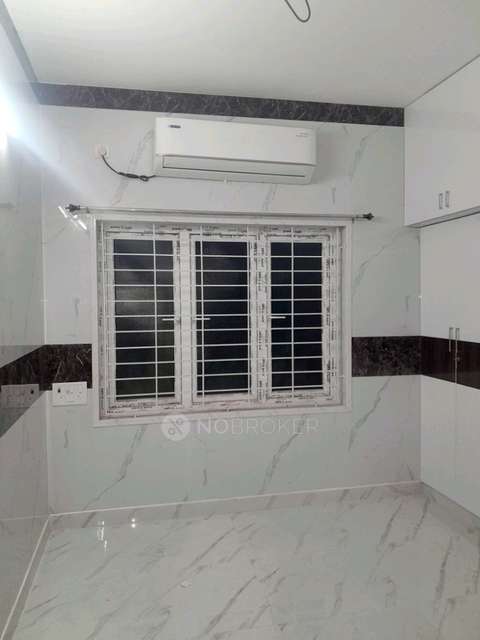 2 BHK Flat In Poorna Royal Sabari Apartments For Sale  In Valasaravakkam