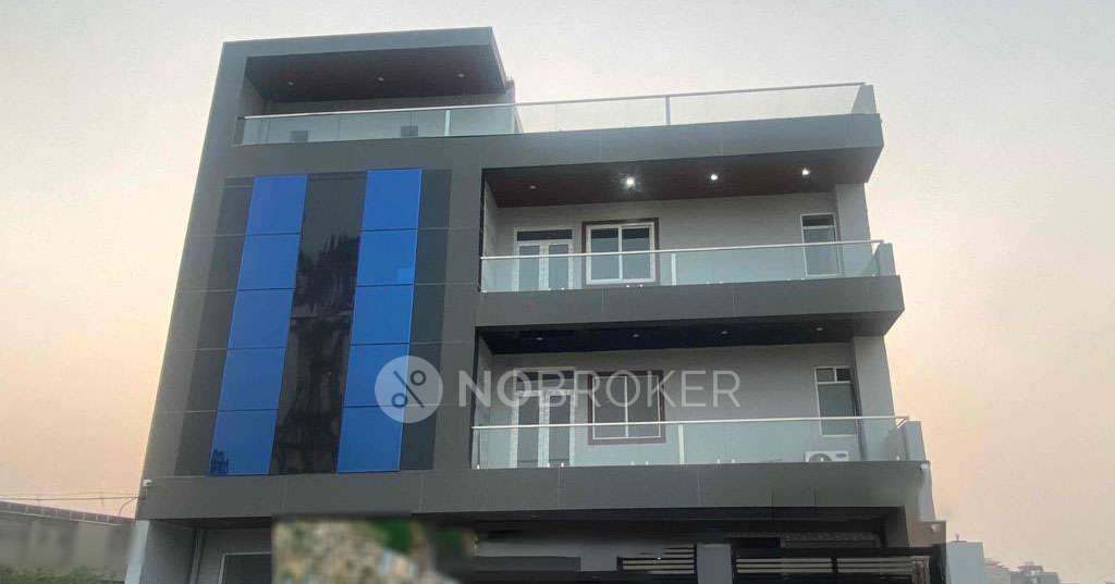 Commercial Property in Surajpur, Greater Noida for Rent 