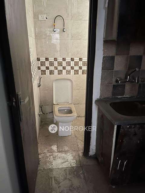 1 RK Flat In Marlin Tower For Sale  In Sector 4,