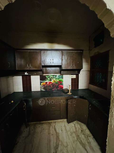 1 RK Flat In Marlin Tower For Sale  In Sector 4,