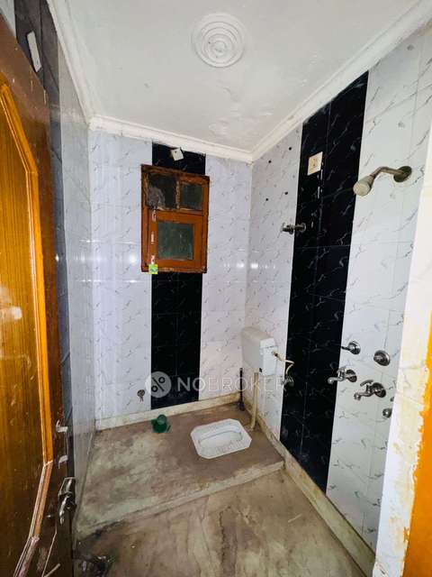 1 RK Flat In Marlin Tower For Sale  In Sector 4,