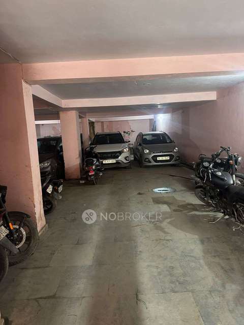 1 RK Flat In Marlin Tower For Sale  In Sector 4,