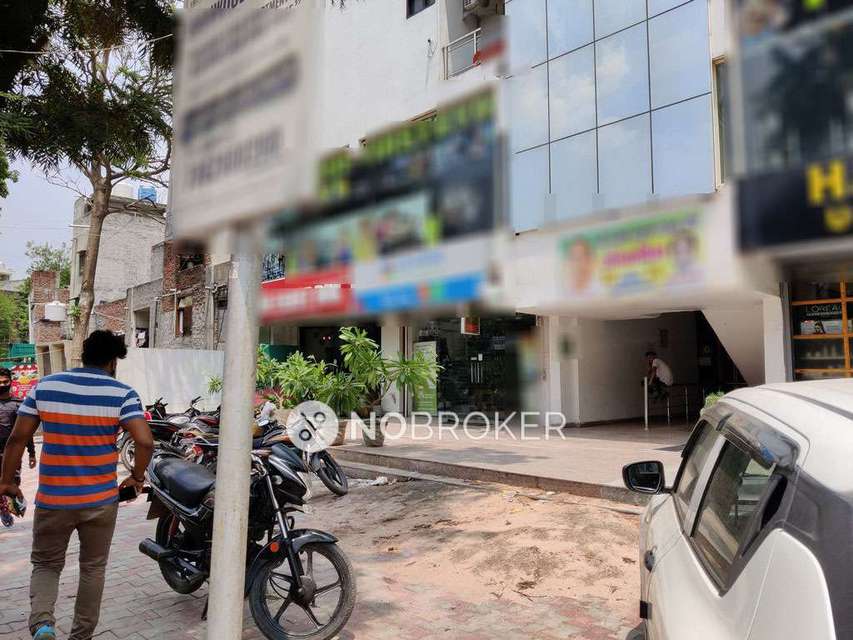 Commercial Property in Sector 39, Faridabad for sale 